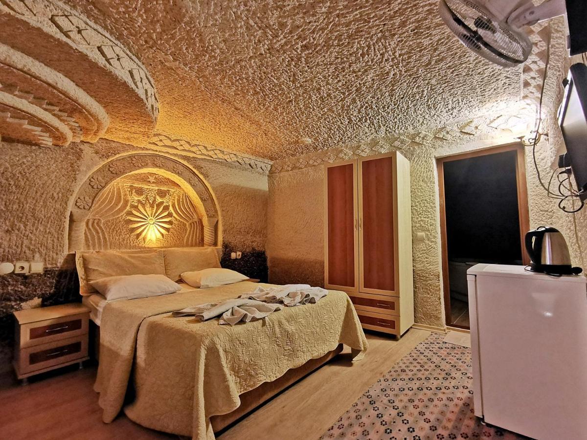 Falcon Cave Отель Гореме