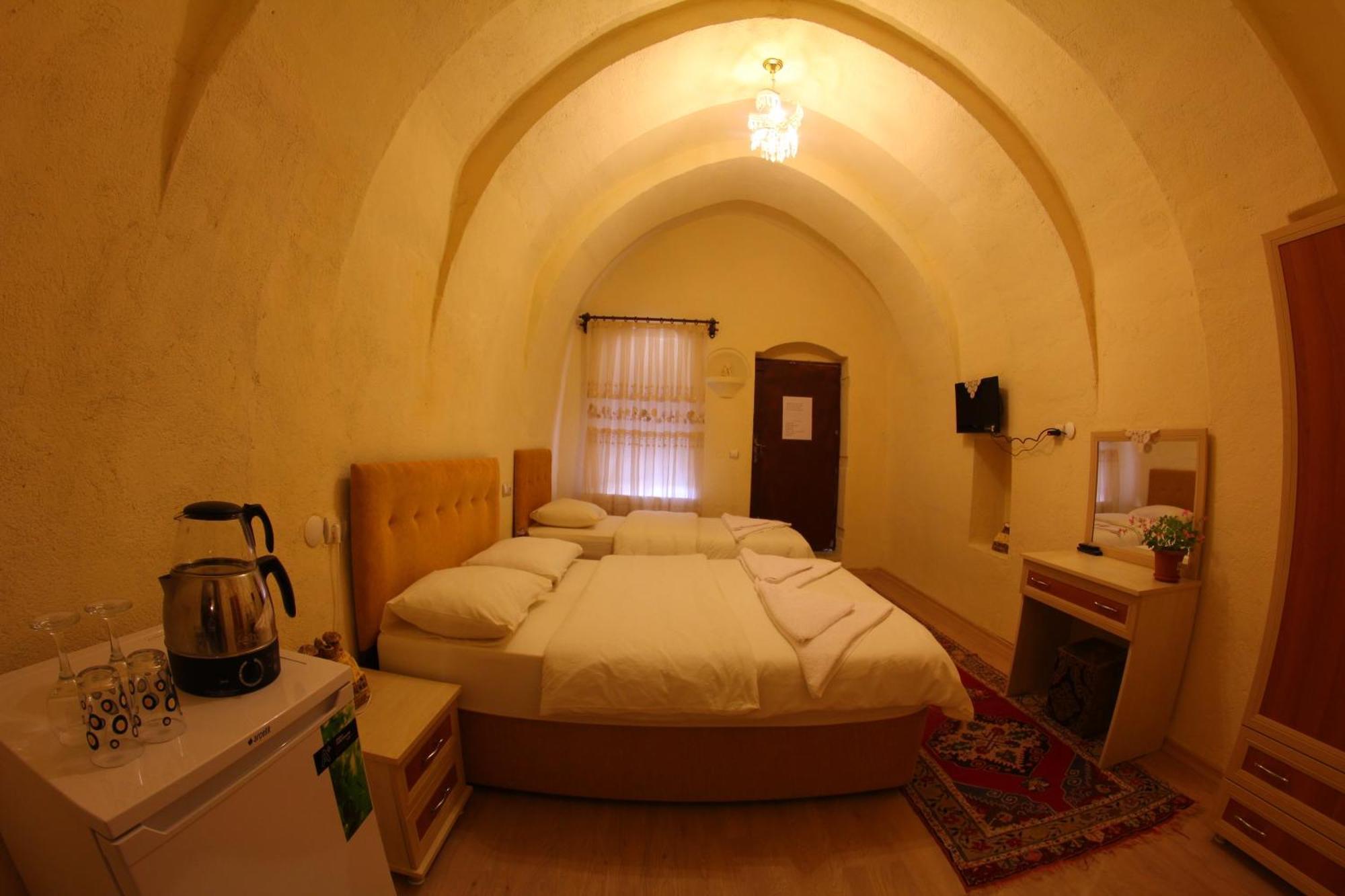 Falcon Cave Гореме