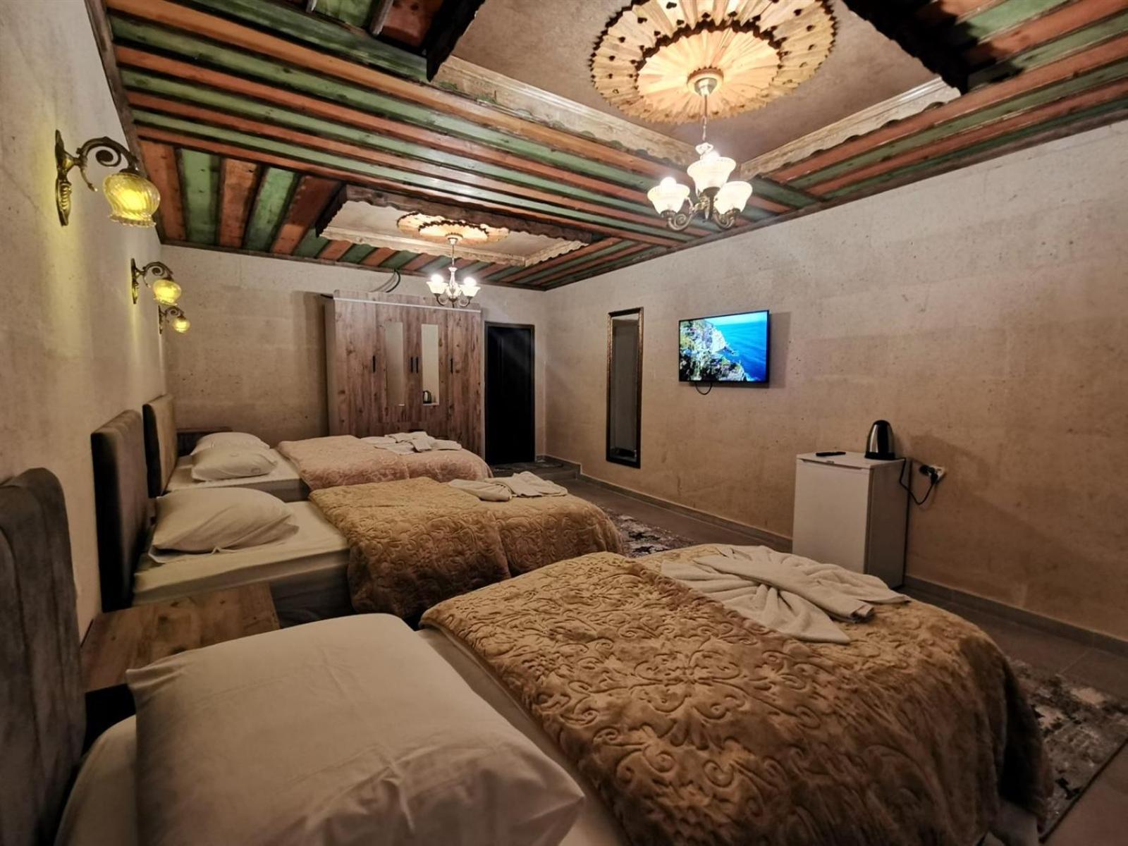 Falcon Cave Отель Гореме