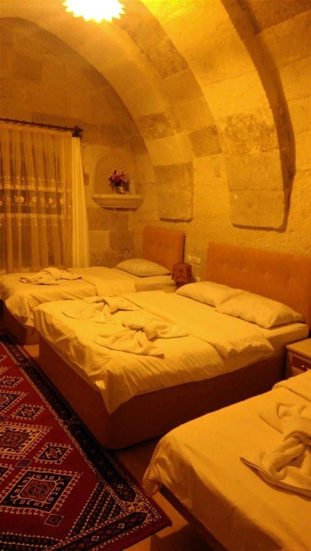 Falcon Cave Отель