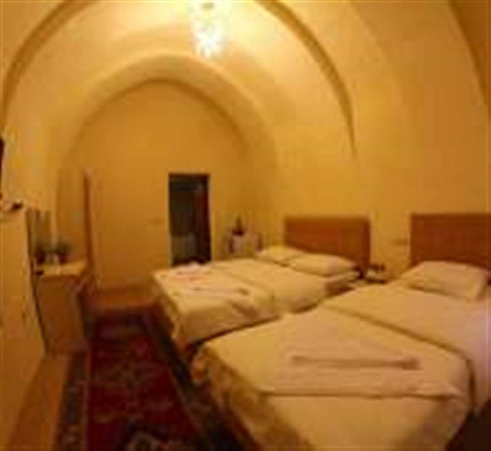 Falcon Cave Отель