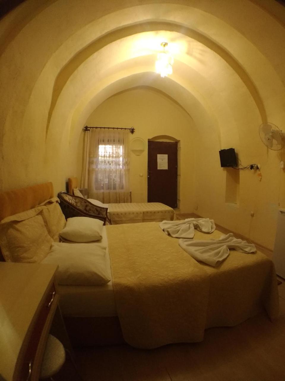 Отель Falcon Cave 2*